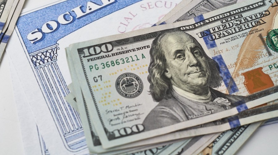 Đồng đô la tạm dừng trước Fed trong bối cảnh chính sách gia tăng và căng thẳng địa chính trị