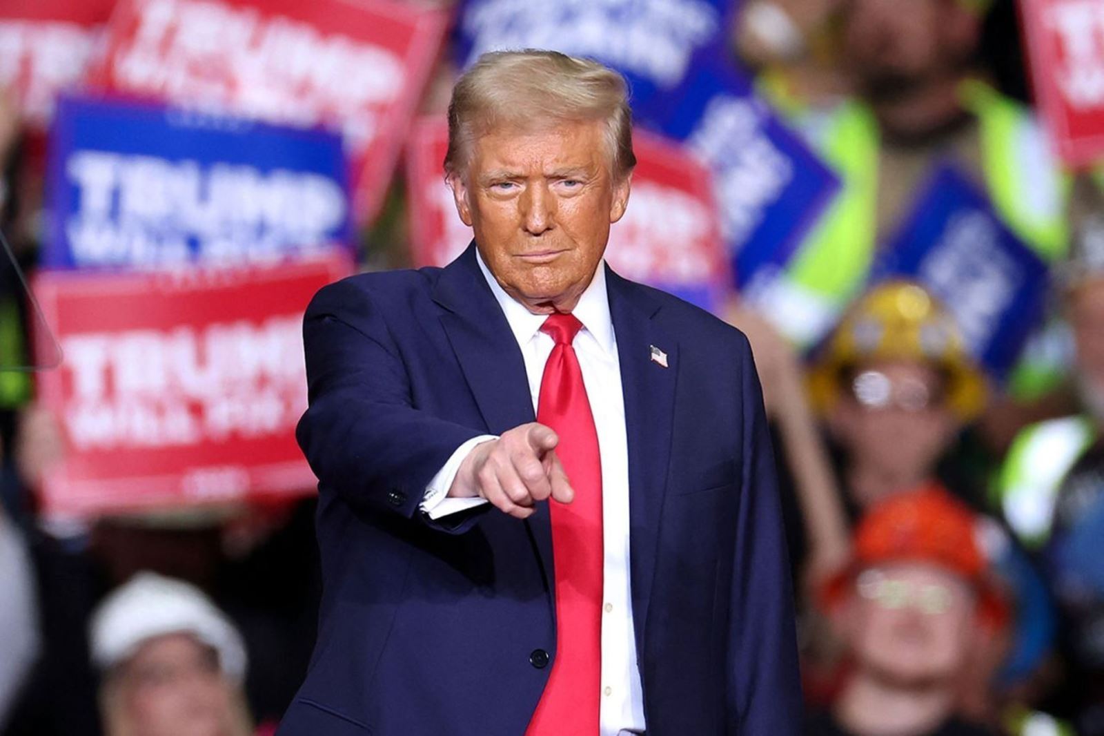 Đòn tấn công của Trump vào Brazil: Mức thuế 50% được bao bọc trong sắc đỏ, trắng và hùng biện