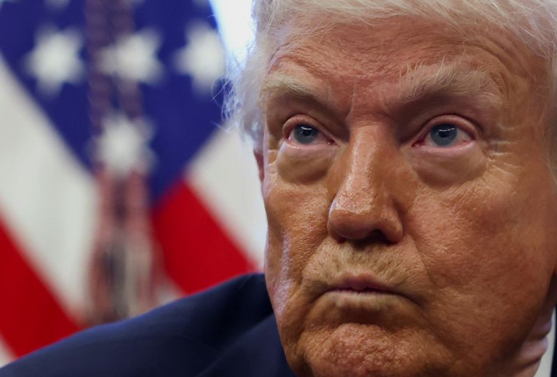 Ông Trump được chẩn đoán mắc chứng suy tĩnh mạch mạn tính