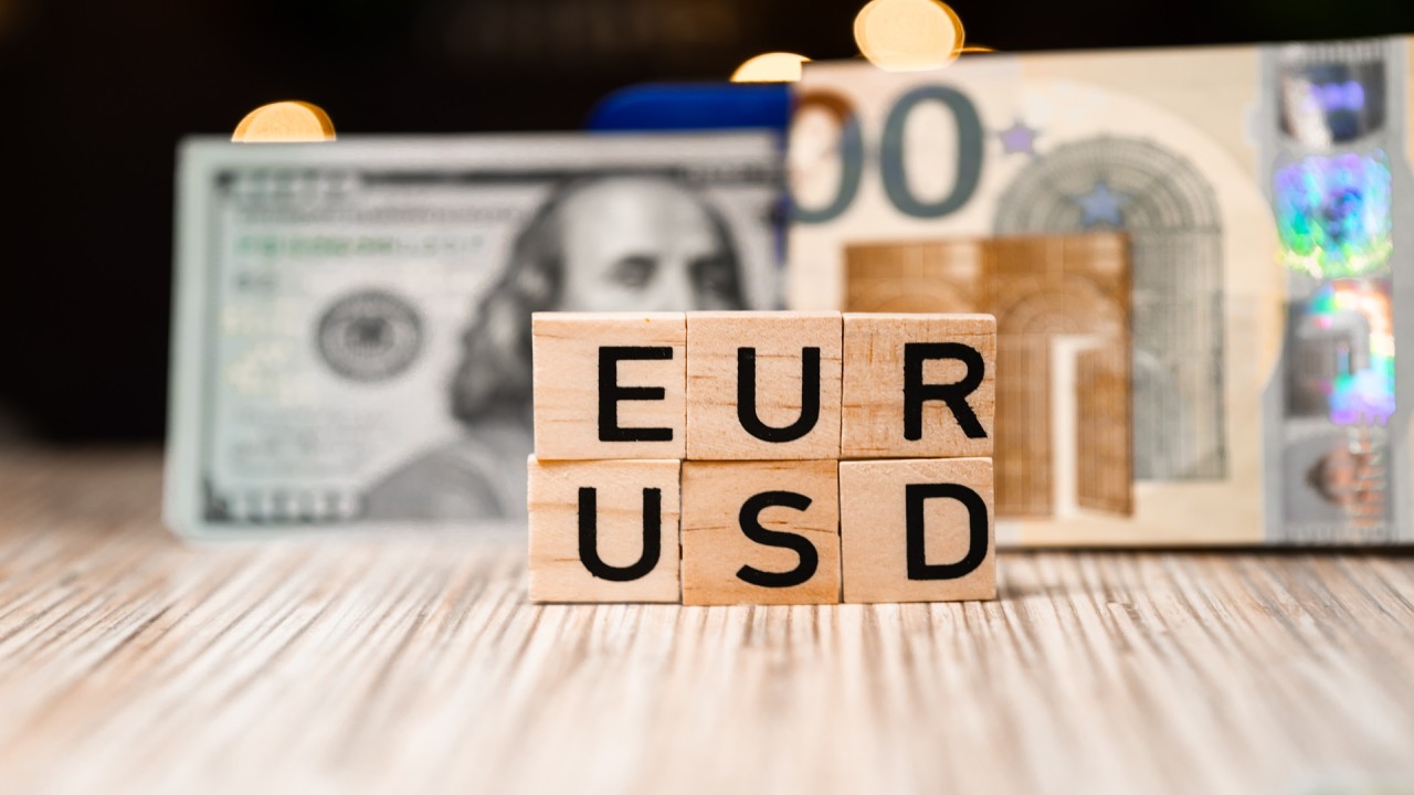 Phân Tích Kỹ Thuật & Cơ Bản Cặp EUR/USD Ngày 03/08/2025: Áp Lực Bán Tiếp Diễn Dưới Vùng 1.16