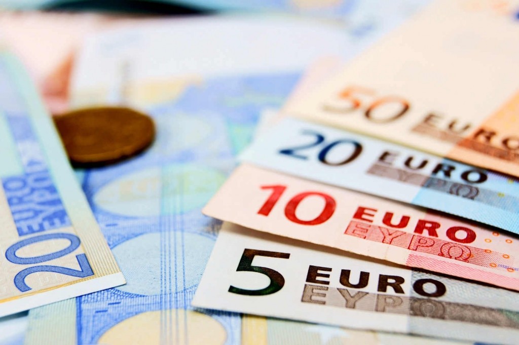 EUR/USD duy trì mức tăng quanh 1,1650 do quan điểm thận trọng xung quanh triển vọng của ECB