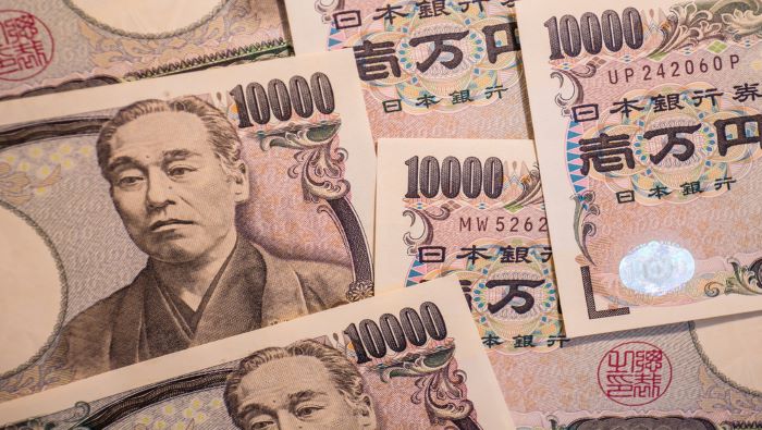 Tỷ giá USD/JPY giảm xuống dưới 147,50 sau những lời đe dọa mới từ Trump