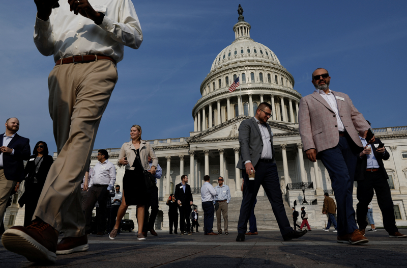 Vàng chiếm hết sự chú ý khi đồng hồ của Washington tích tắc