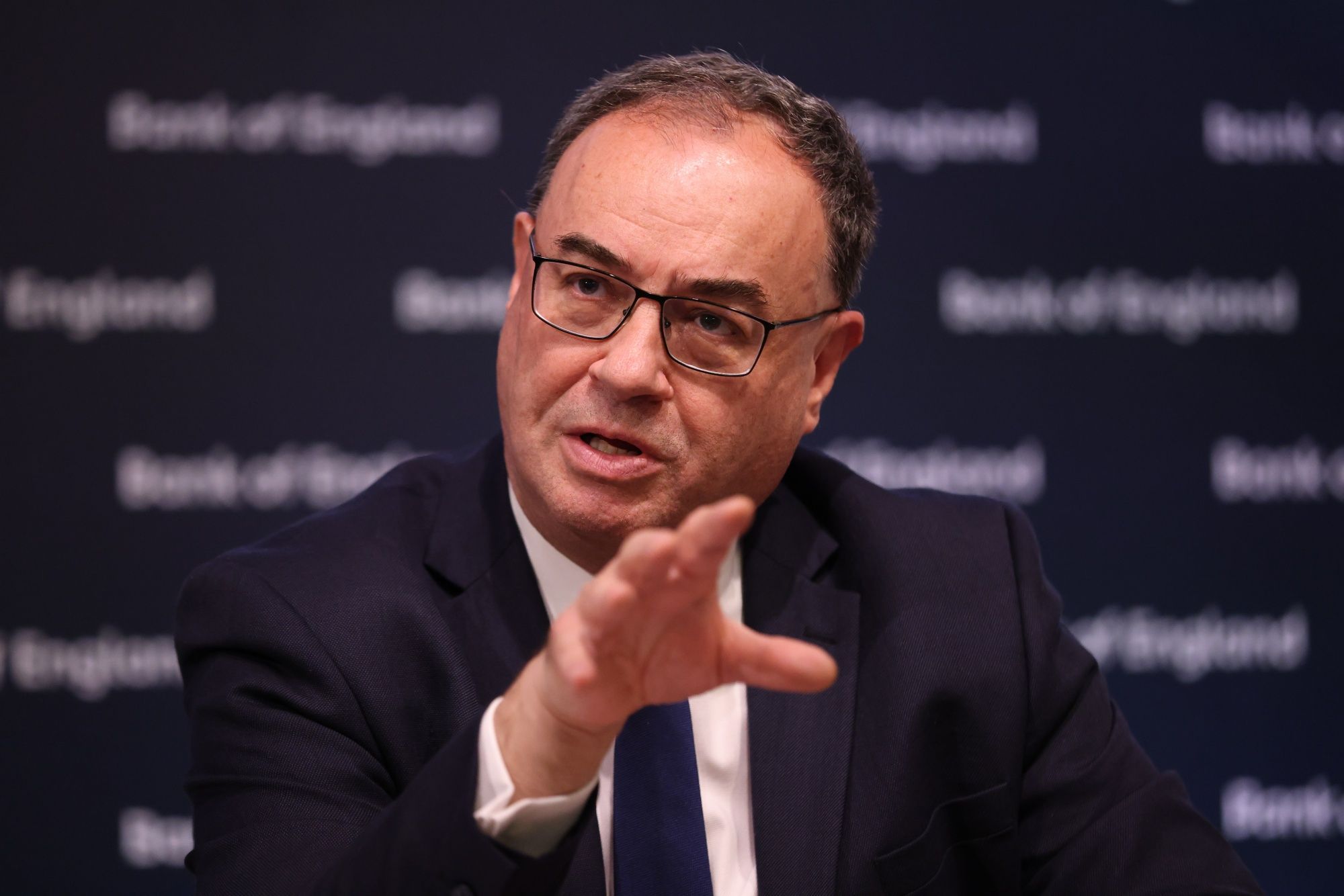 Bailey của BoE: Nghi ngờ ngày càng tăng về tốc độ cắt giảm lãi suất