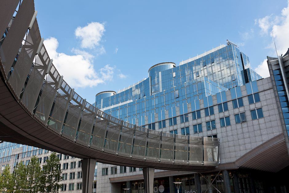 ECB's de Guindos: Nên theo đuổi cách tiếp cận "rất thận trọng" do tình hình bất ổn cao