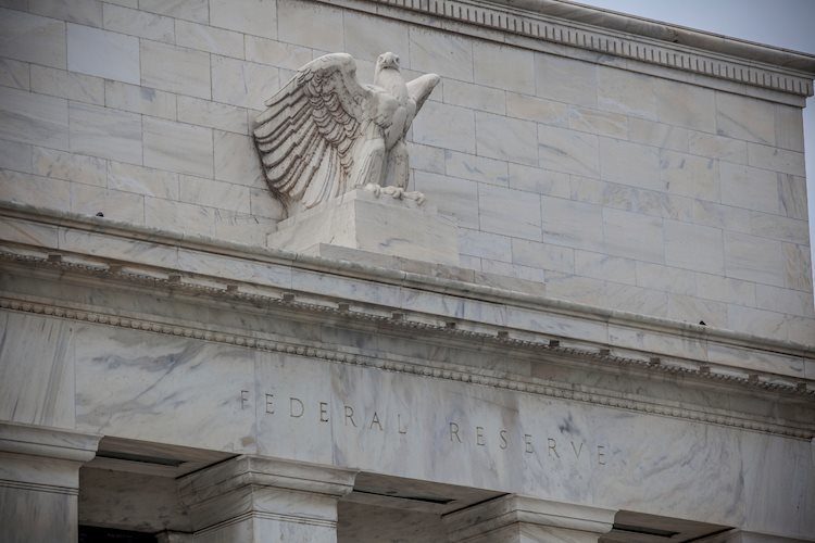 Việc cắt giảm lãi suất của FOMC mang lại cảm xúc lẫn lộn cho thị trường