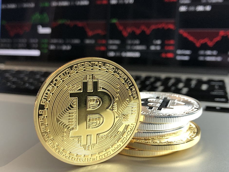 Bitcoin quá thận trọng, XRP thoải mái hơn