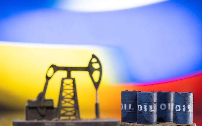 Giá dầu WTI tăng trở lại trên 60,00 đô la trong bối cảnh Mỹ trừng phạt dầu thô Nga