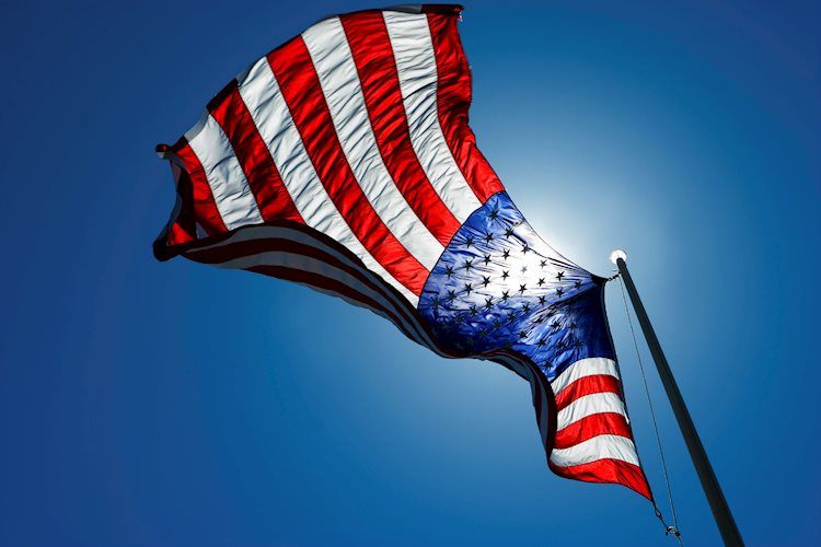 Chính phủ Mỹ sắp kết thúc đóng cửa khi đảng Dân chủ đồng ý thỏa thuận tài trợ - Bloomberg