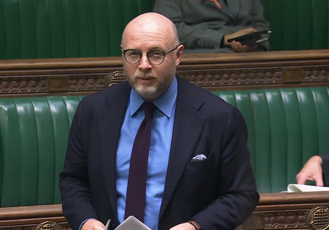 Các nhà lập pháp hàng đầu của Anh thúc đẩy việc cấm quyên góp chính trị bằng tiền điện tử.