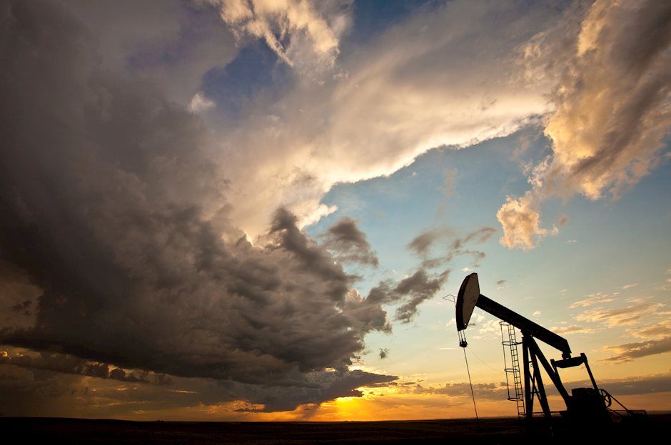 Giá dầu WTI giảm khi nguồn cung của Mỹ phục hồi, căng thẳng ở Trung Đông duy trì mức phí rủi ro cao.