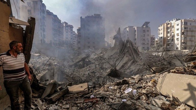 Israel tấn công Beirut sau khi Hezbollah phóng tên lửa.