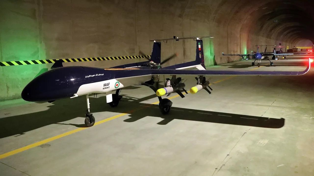 Máy bay không người lái của Iran tấn công đại sứ quán Mỹ tại Riyadh.