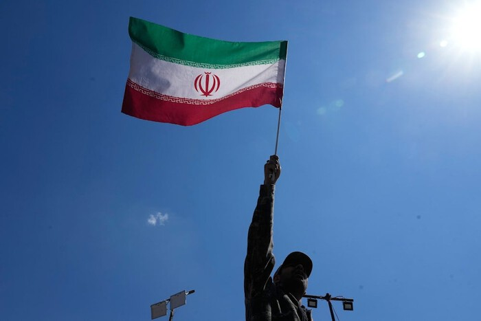 Nội Bộ Iran Gặp "Trục Trặc":  Lo Mỹ Đánh Úp Bất Ngờ Hay Sẵn Sàng Ngồi Đàm Phán?