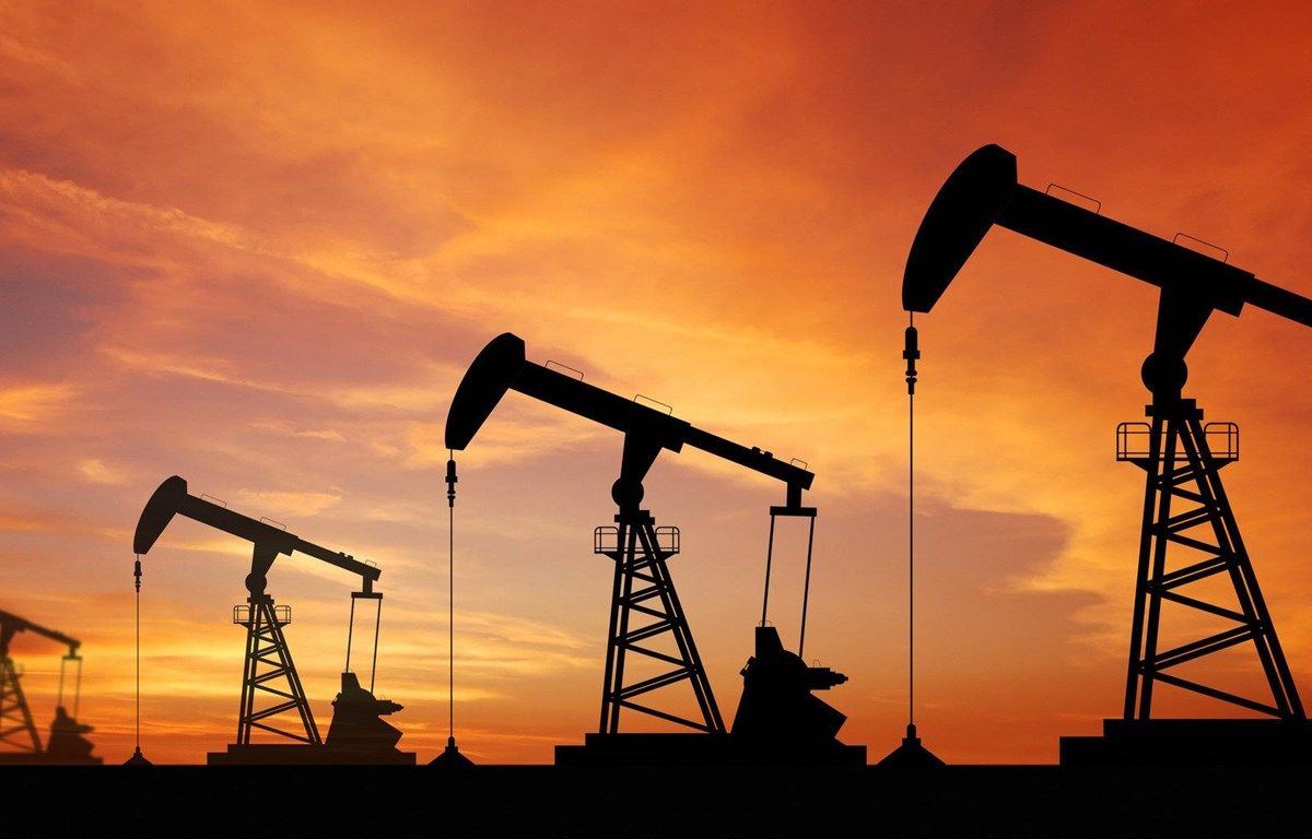 Giá dầu WTI giảm xuống dưới 102,00 USD trong bối cảnh hy vọng về một thỏa thuận hòa bình ở Iran.
