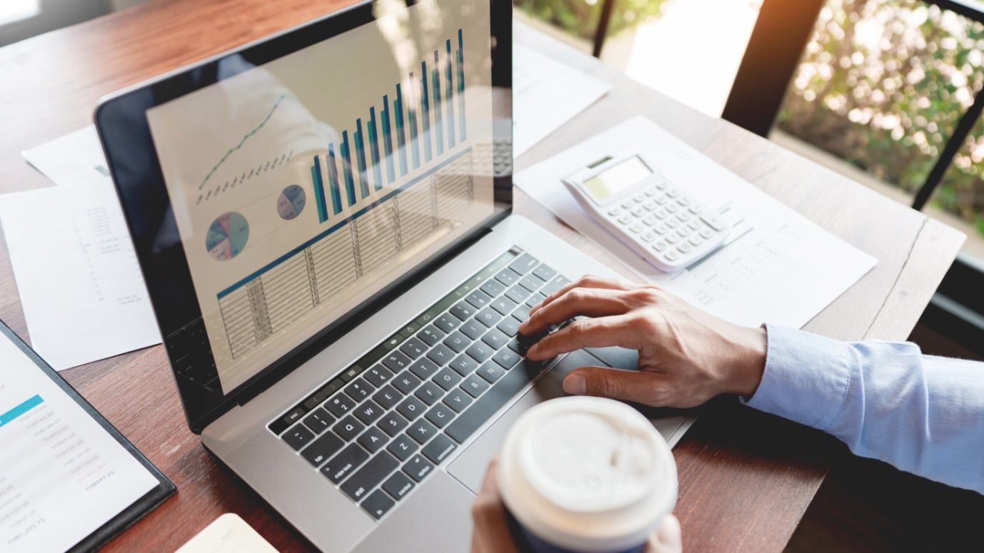 Trade theo kỹ thuật và tin tức: Đâu là cách giao dịch hiệu quả trên thị trường tài chính?
