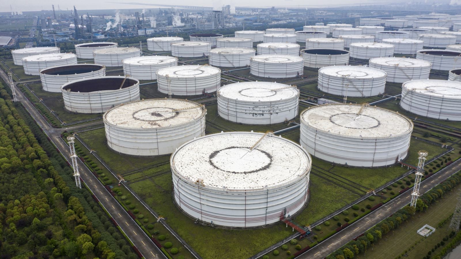Xuất khẩu dầu của Mỹ làm cạn kiệt kho dự trữ dầu thô – Bloomberg