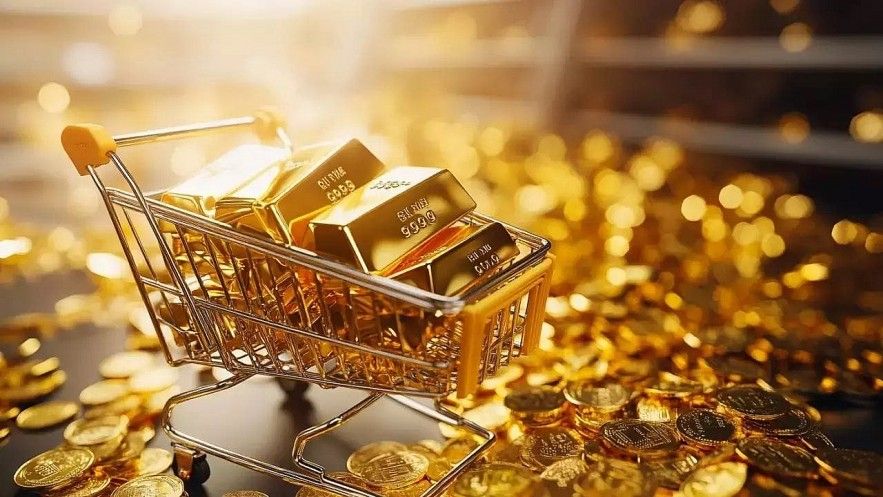 Vàng vật chất trong giai đoạn hiện tại: Nhà đầu tư nên giữ, mua thêm hay chờ đợi?