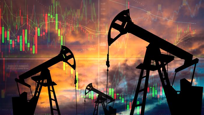 Giá dầu WTI dao động quanh mức 76,00 USD trong bối cảnh nguồn cung toàn cầu đang tăng cao.