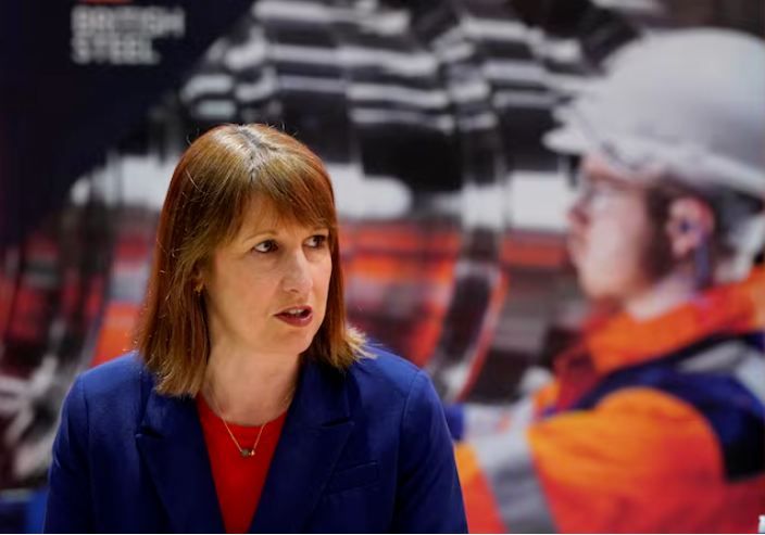 Bộ trưởng Tài chính Anh Rachel Reeves từ chức trong bối cảnh Bộ trưởng Tài chính Andy Burnham cải tổ nội các.