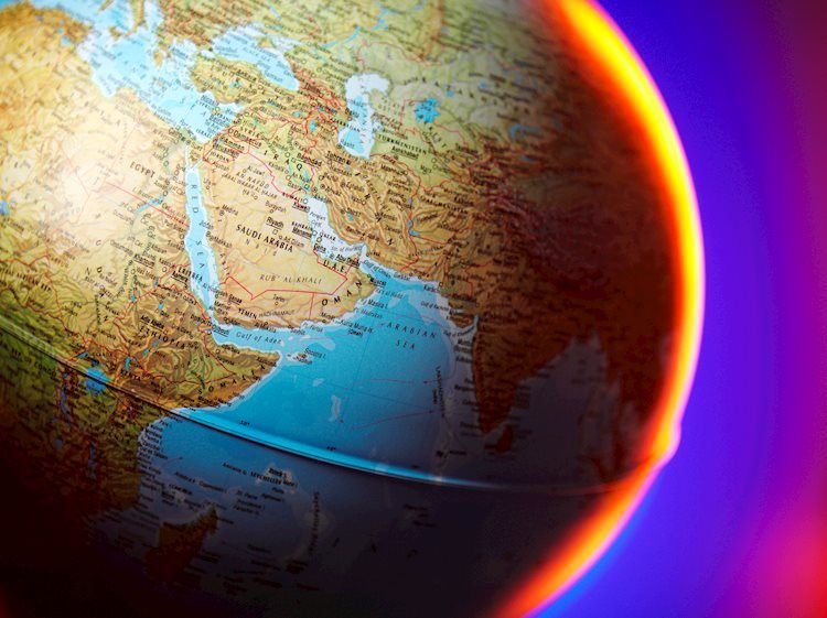 Cập nhật tình hình Trung Đông: Trump hoãn các cuộc tấn công vào Iran sau cam kết thỏa thuận Hormuz sắp được ký kết.