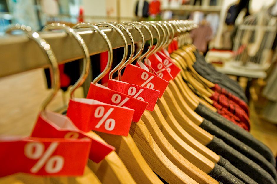 Doanh số bán lẻ của Hoa Kỳ giảm 0,6% so với tháng trước trong tháng 7.