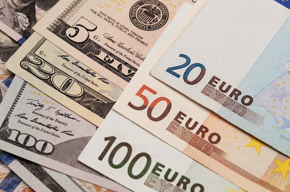 Euro giữ vững giá trị so với đô la Mỹ trong bối cảnh chiến lược nợ của Mỹ.