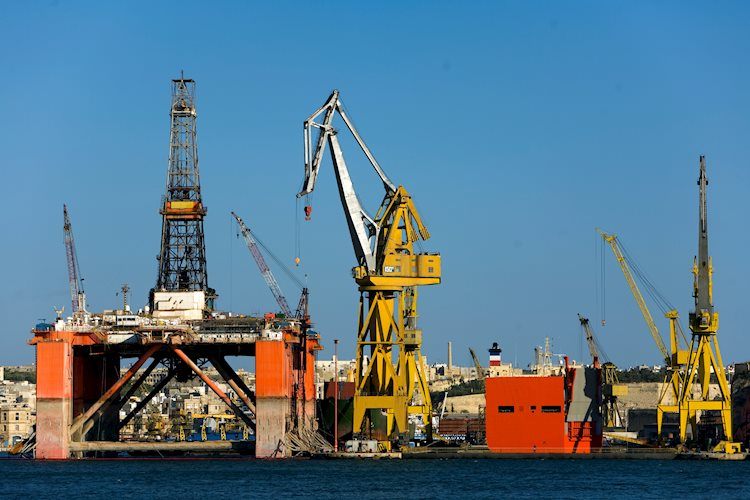Giá dầu WTI giao dịch với xu hướng tăng dưới mức giữa 79,00 USD do sự bất ổn từ phía Iran và những lo ngại về nguồn cung.