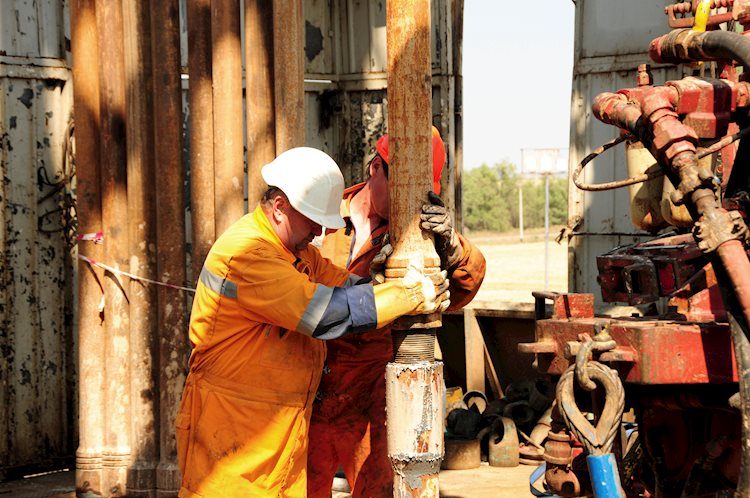 Cơ quan Năng lượng Quốc tế (IEA) dự báo nguồn cung dầu toàn cầu giảm 4,3 triệu thùng/ngày.