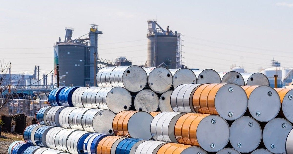 Tin tức buổi sáng: Giá dầu Brent và WTI đã tăng mạnh.