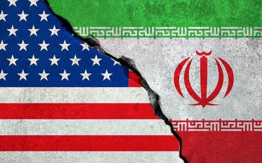 Iran và Mỹ tấn công tàu chở dầu, Tehran tuyên bố 'vùng cấm'.