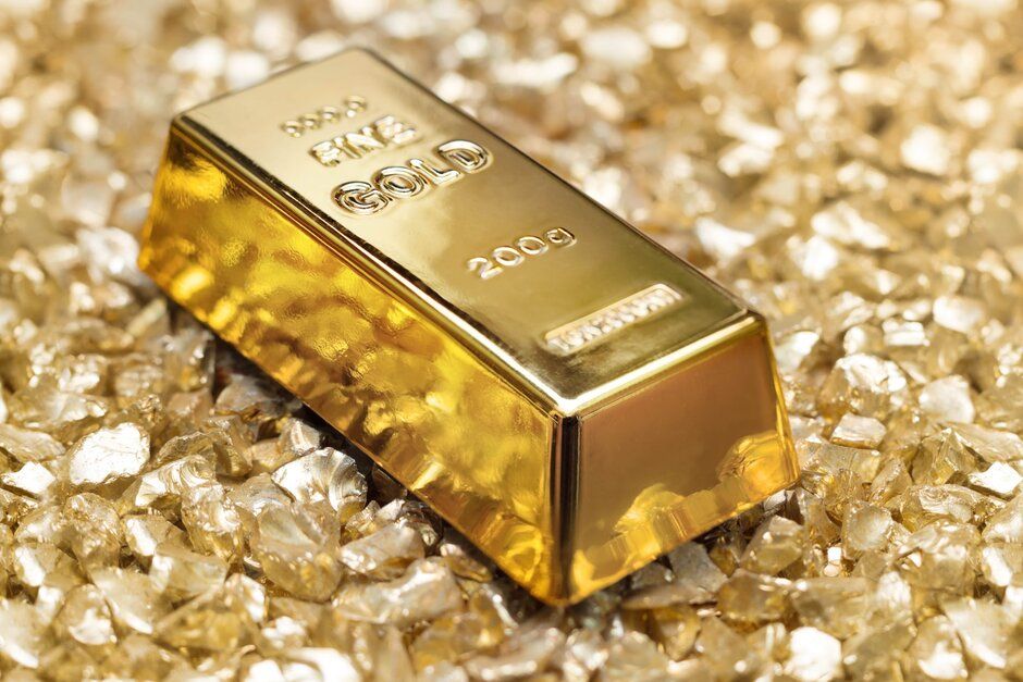 Giá vàng vẫn giảm trong bối cảnh đồng USD mạnh lên, giữ trên mức 2.400 đô la